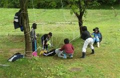 クモの巣くぐり