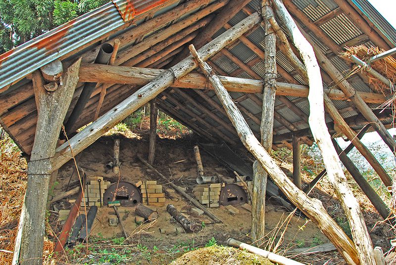 炭焼き小屋 関西でアウトドア 日帰り 宿泊 合宿 尼崎市立美方高原自然の家