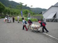 食材を持ってキャンプ場へ