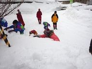 さっそく雪遊び