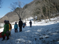 キャンプ場は雪いっぱいです