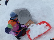 かまくらづくり　③穴掘り
