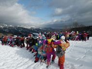 コートをみんなで作ります