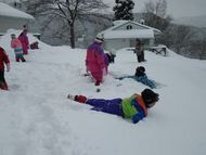 まずは雪にダイブ